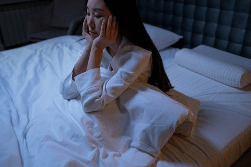 Woman unable to sleep at night